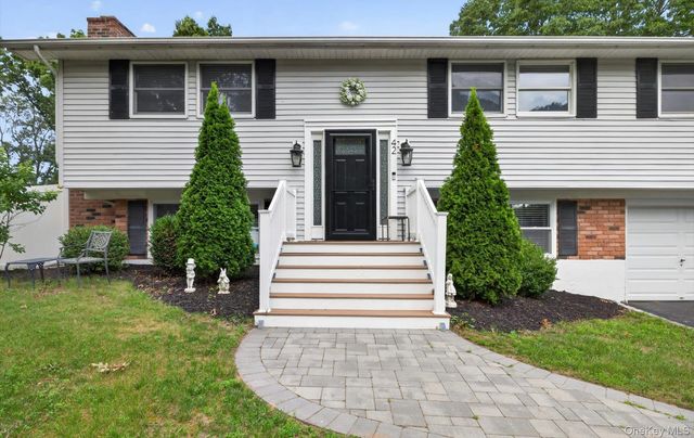 42 W Broadway, Port Jefferson Station, NY 11776
