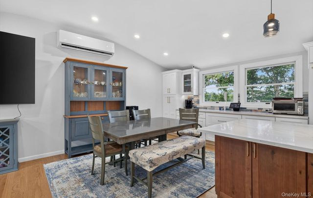 42 W Broadway, Port Jefferson Station, NY 11776