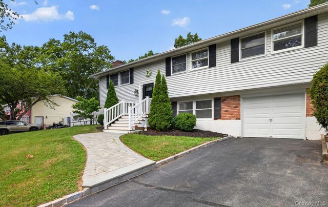 42 W Broadway, Port Jefferson Station, NY 11776