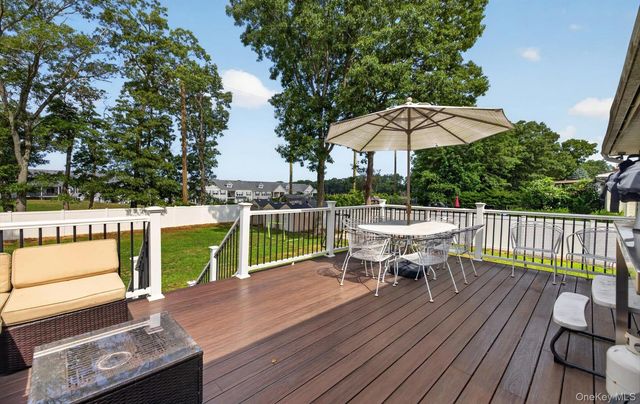 42 W Broadway, Port Jefferson Station, NY 11776