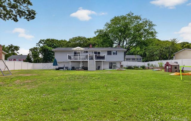 42 W Broadway, Port Jefferson Station, NY 11776