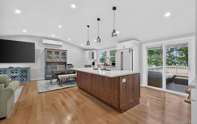 42 W Broadway, Port Jefferson Station, NY 11776