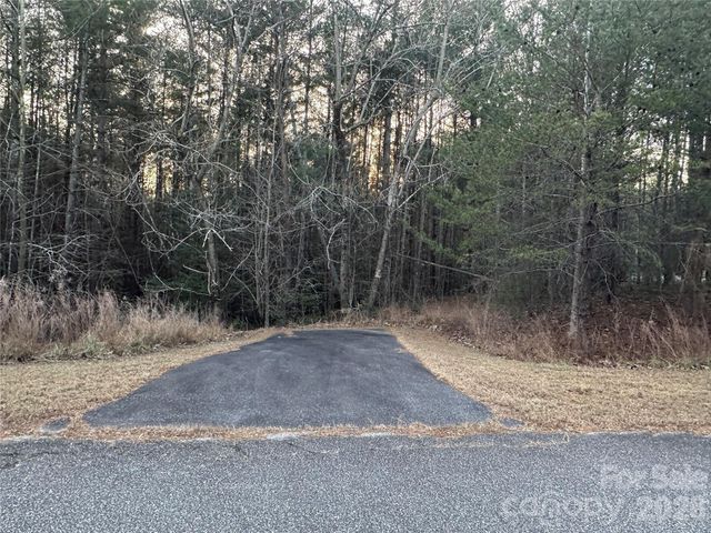 1388 Old Dry Creek Road, Morganton, NC 28655