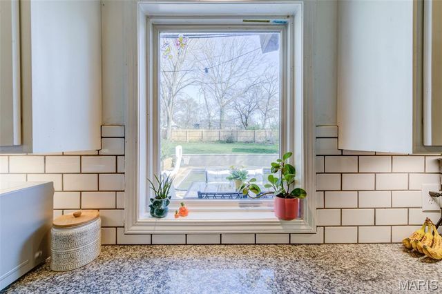 1005 W Frisco Avenue, St Louis, MO 63122