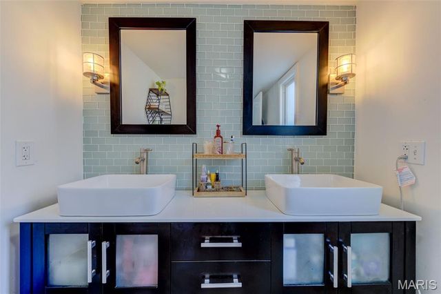 1005 W Frisco Avenue, St Louis, MO 63122