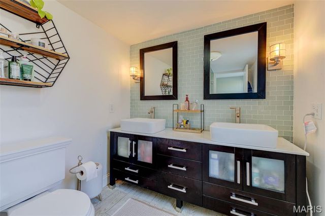 1005 W Frisco Avenue, St Louis, MO 63122