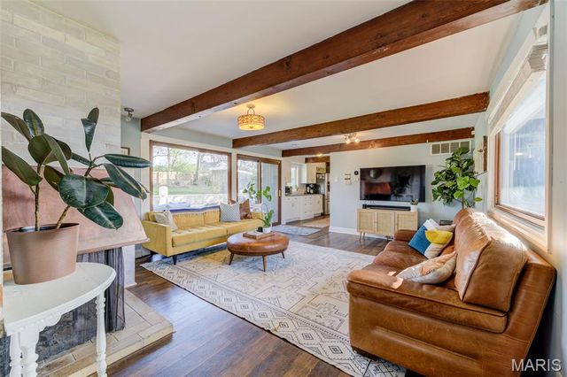 1005 W Frisco Avenue, St Louis, MO 63122