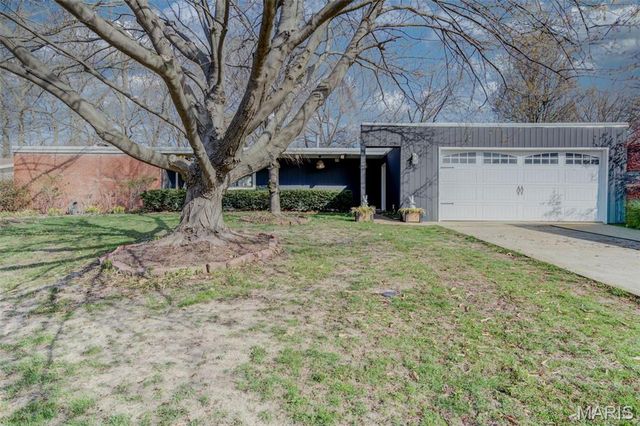 1005 W Frisco Avenue, St Louis, MO 63122