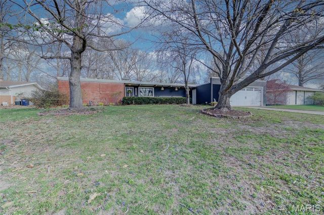 1005 W Frisco Avenue, St Louis, MO 63122