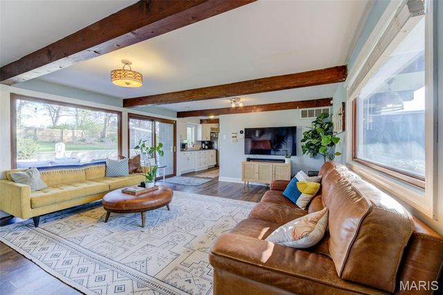 1005 W Frisco Avenue, St Louis, MO 63122