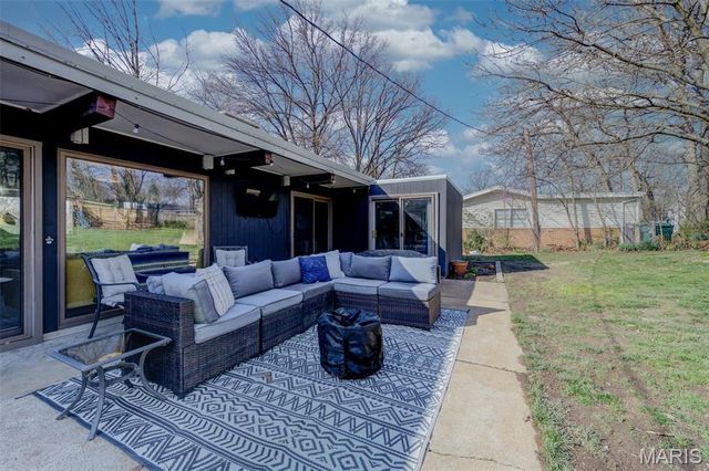 1005 W Frisco Avenue, St Louis, MO 63122