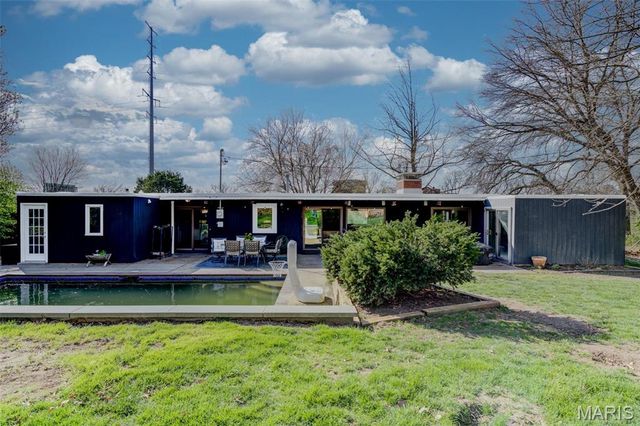 1005 W Frisco Avenue, St Louis, MO 63122