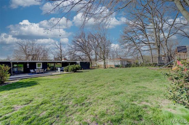 1005 W Frisco Avenue, St Louis, MO 63122