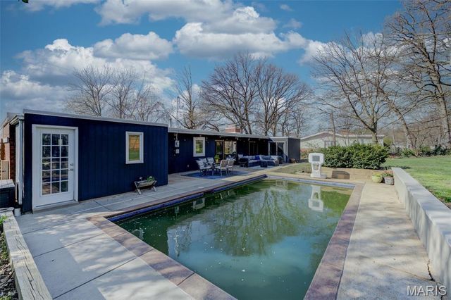 1005 W Frisco Avenue, St Louis, MO 63122