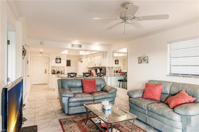 600 Neapolitan WAY # 454, Naples, FL 34103