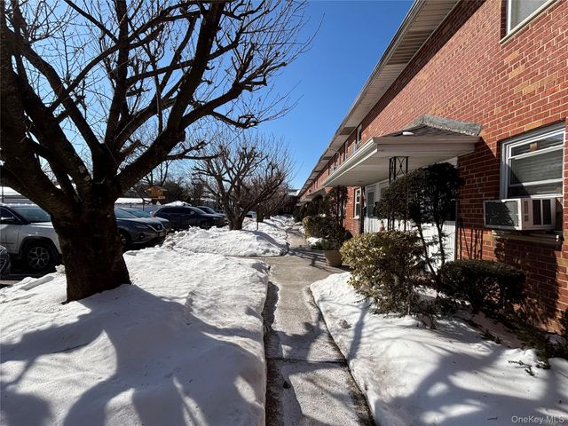 1690 Grand Avenue A16, North Baldwin, NY 11510