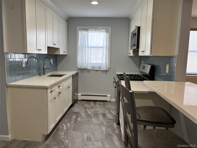 1690 Grand Avenue A16, North Baldwin, NY 11510