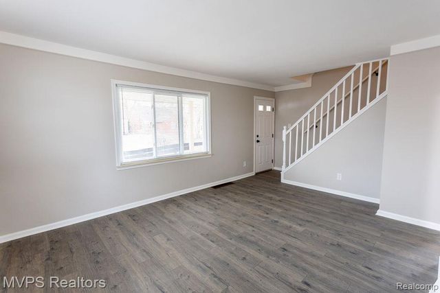 20220 Lancaster Street, Harper Woods, MI 48225