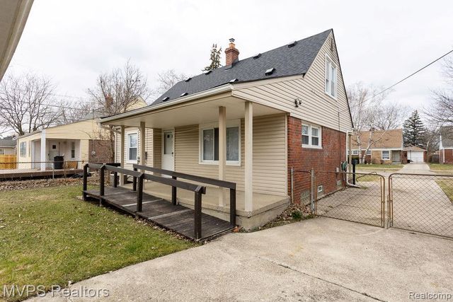 20220 Lancaster Street, Harper Woods, MI 48225