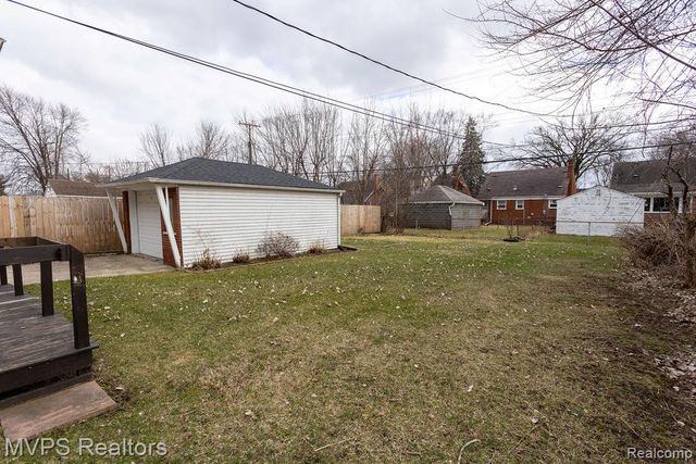 20220 Lancaster Street, Harper Woods, MI 48225