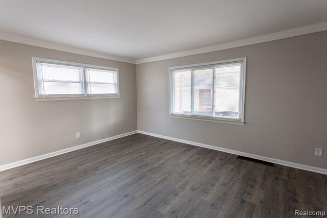 20220 Lancaster Street, Harper Woods, MI 48225