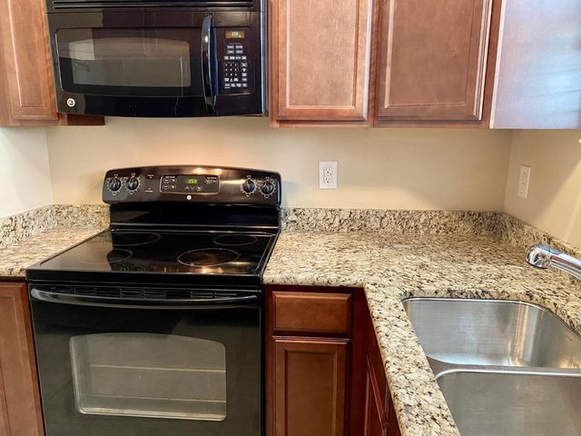 2022 Chancellor Place, Raleigh, NC 27603