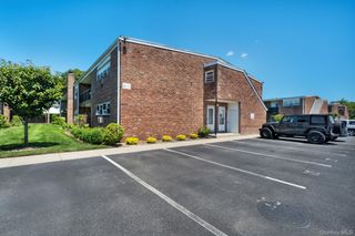 14 Ivy Street 1A, Farmingdale, NY 11735