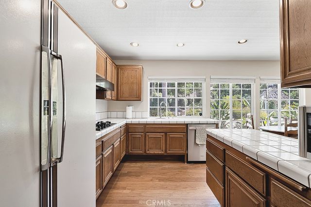 19817 Hiawatha Street, Chatsworth, CA 91311