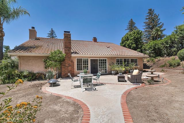 19817 Hiawatha Street, Chatsworth, CA 91311