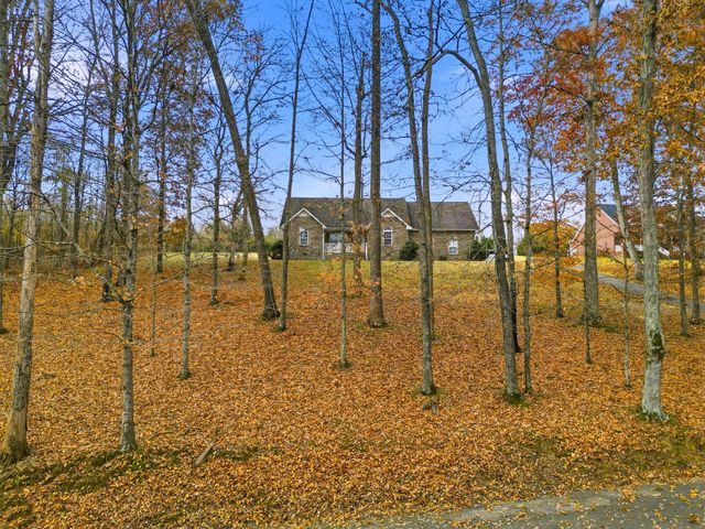 742 Bowling Branch Rd, Cottontown, TN 37048