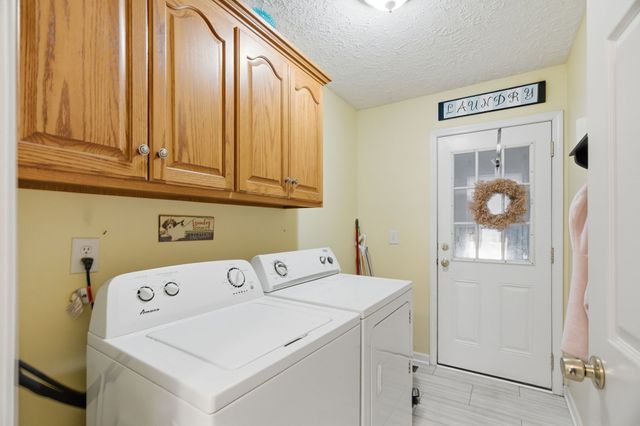 742 Bowling Branch Rd, Cottontown, TN 37048