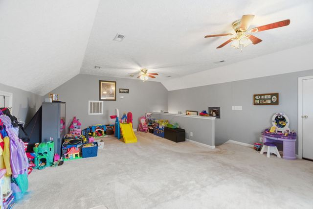 742 Bowling Branch Rd, Cottontown, TN 37048