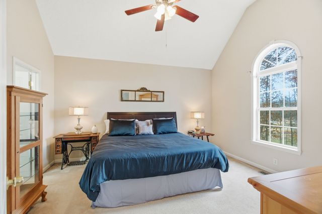 742 Bowling Branch Rd, Cottontown, TN 37048