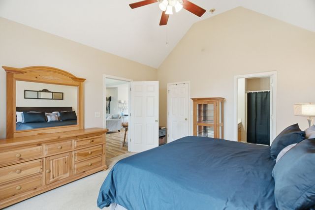 742 Bowling Branch Rd, Cottontown, TN 37048