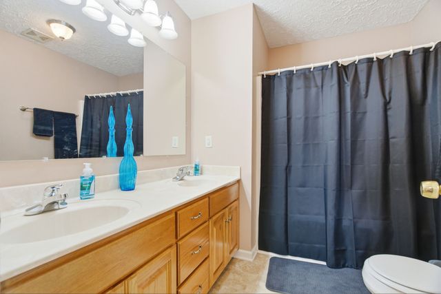 742 Bowling Branch Rd, Cottontown, TN 37048