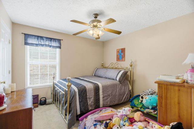 742 Bowling Branch Rd, Cottontown, TN 37048