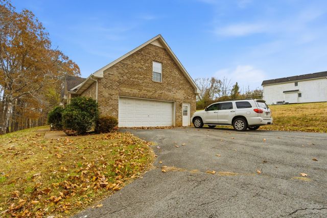 742 Bowling Branch Rd, Cottontown, TN 37048