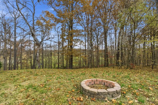 742 Bowling Branch Rd, Cottontown, TN 37048