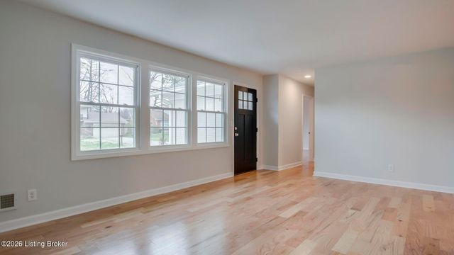 4203 Cottagehill Rd, Jeffersontown, KY 40299