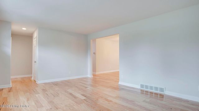 4203 Cottagehill Rd, Jeffersontown, KY 40299