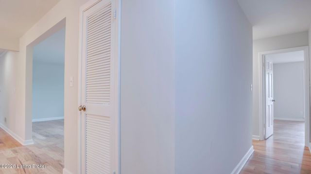 4203 Cottagehill Rd, Jeffersontown, KY 40299