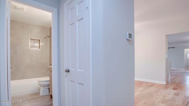 4203 Cottagehill Rd, Jeffersontown, KY 40299