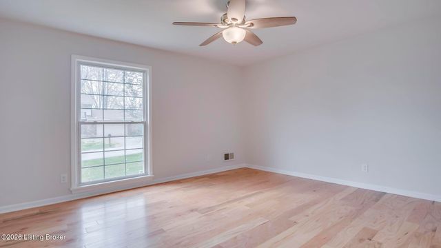 4203 Cottagehill Rd, Jeffersontown, KY 40299