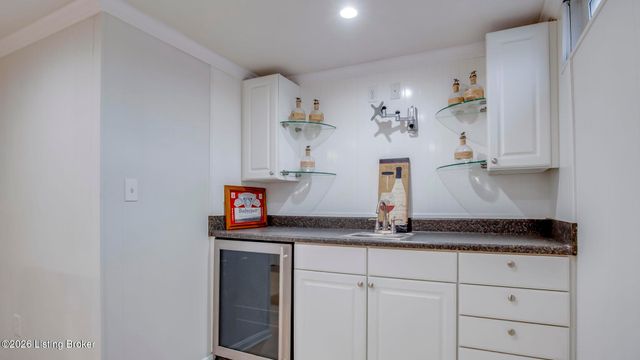 4203 Cottagehill Rd, Jeffersontown, KY 40299