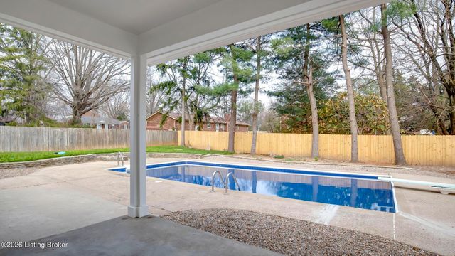 4203 Cottagehill Rd, Jeffersontown, KY 40299