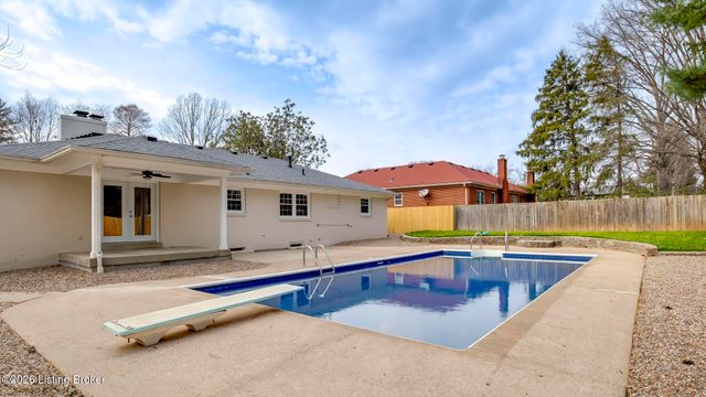 4203 Cottagehill Rd, Jeffersontown, KY 40299