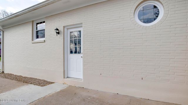 4203 Cottagehill Rd, Jeffersontown, KY 40299