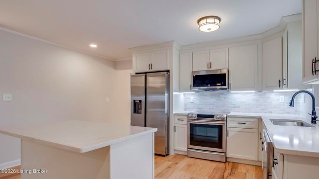 4203 Cottagehill Rd, Jeffersontown, KY 40299