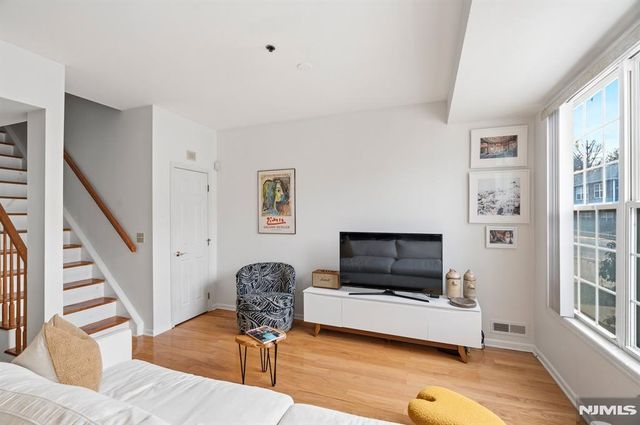 20 Midland 3C, Kearny, NJ 07032