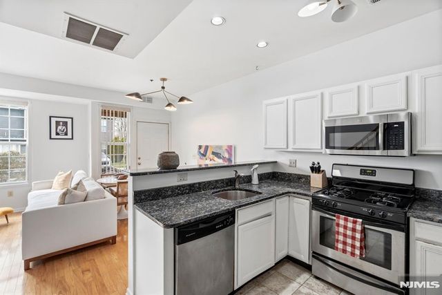 20 Midland 3C, Kearny, NJ 07032